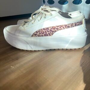 Puma Sneakers — 7.5